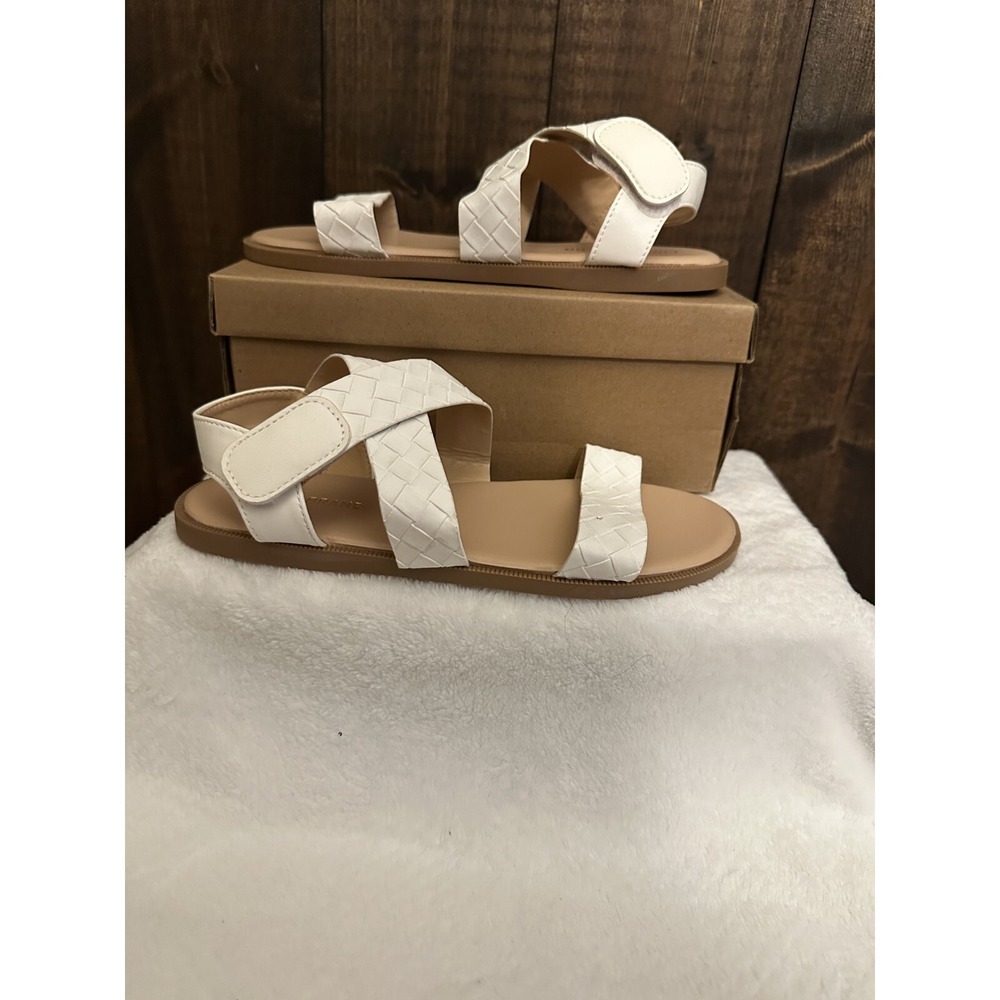 Lucky Brand Big Girls Sandal Bright White "Bea" size 3 New in Box